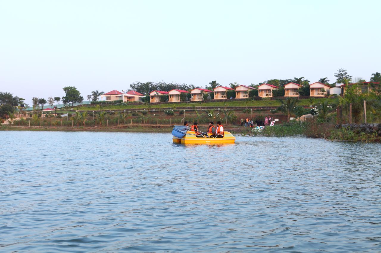 Savana Lake Resort Nāsik Eksteriør bilde